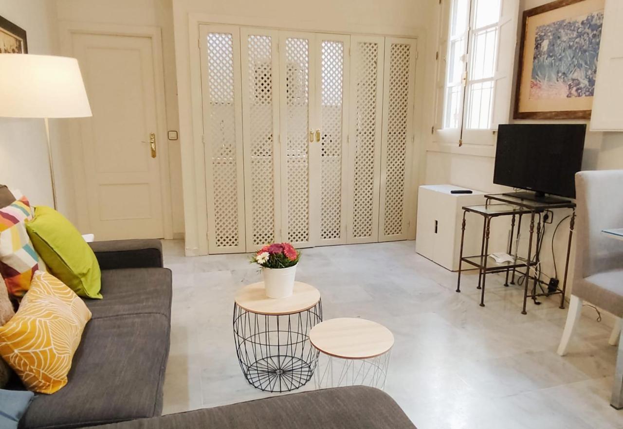 Homeyseville-Bright Apartment At Santa Cruz 4 Pax, Parking Optional Ngoại thất bức ảnh