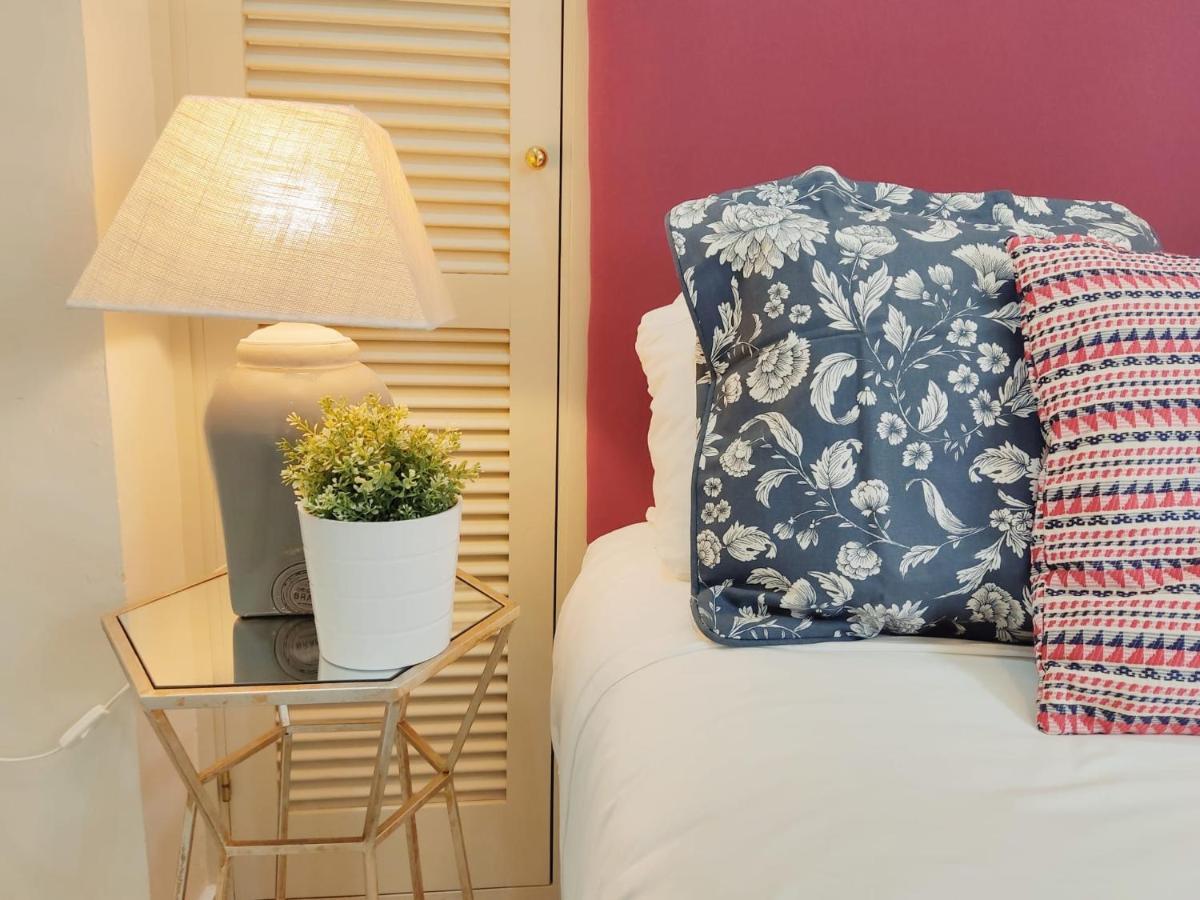 Homeyseville-Bright Apartment At Santa Cruz 4 Pax, Parking Optional Ngoại thất bức ảnh