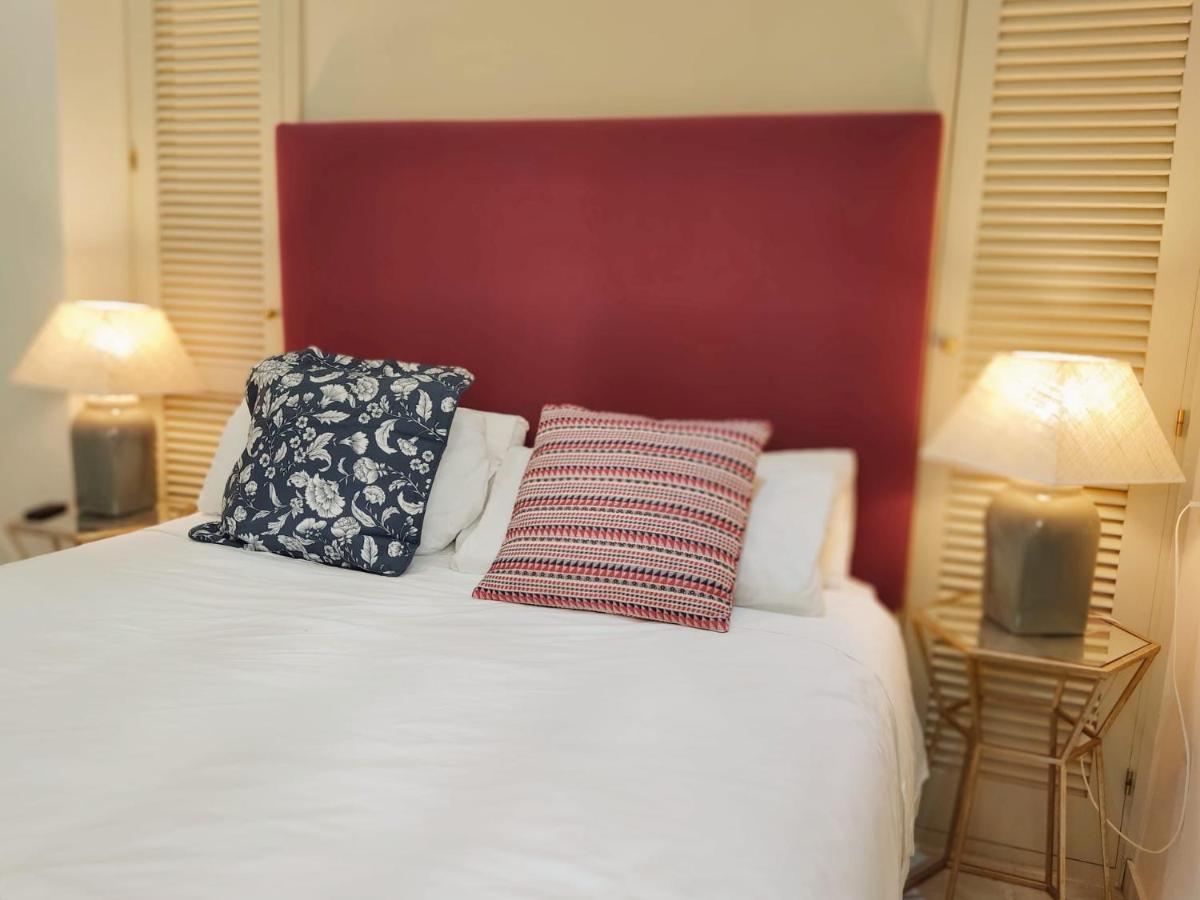 Homeyseville-Bright Apartment At Santa Cruz 4 Pax, Parking Optional Ngoại thất bức ảnh