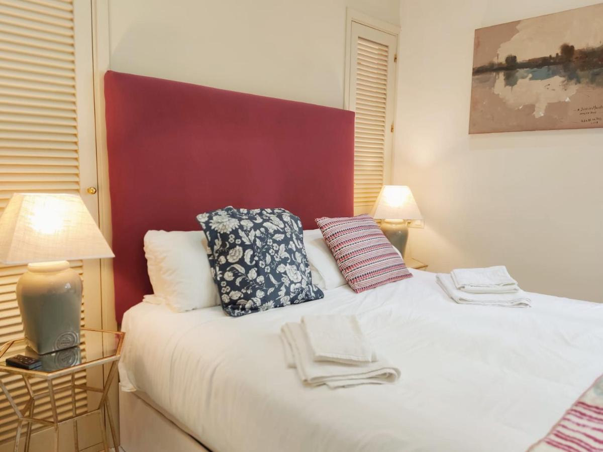 Homeyseville-Bright Apartment At Santa Cruz 4 Pax, Parking Optional Ngoại thất bức ảnh
